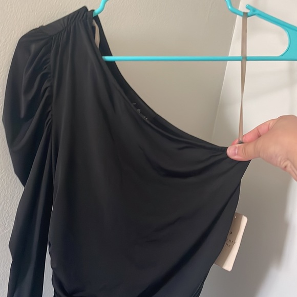 One sleeved fitted bodycon dress nwt from forever 21 size medium - Picture 2 of 2